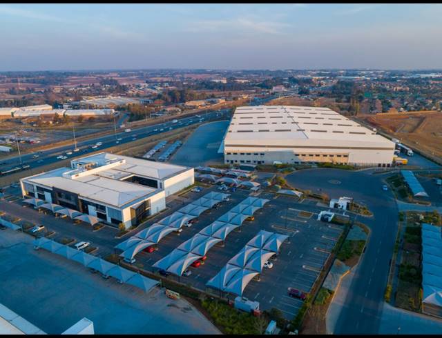1,250M² OFFICE TO LET IN GLEN MARAIS